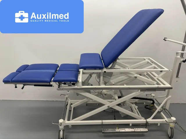 EZ Caster EZ9000 Treatment Table