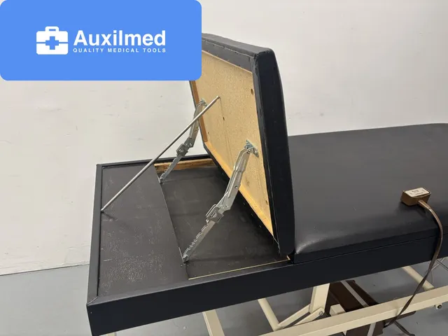 Oostwoud Treatment Table
