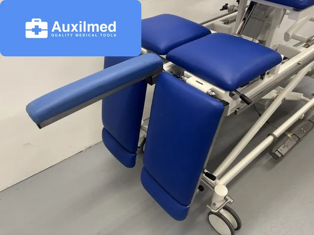 EZ Caster EZ9000 Treatment Table