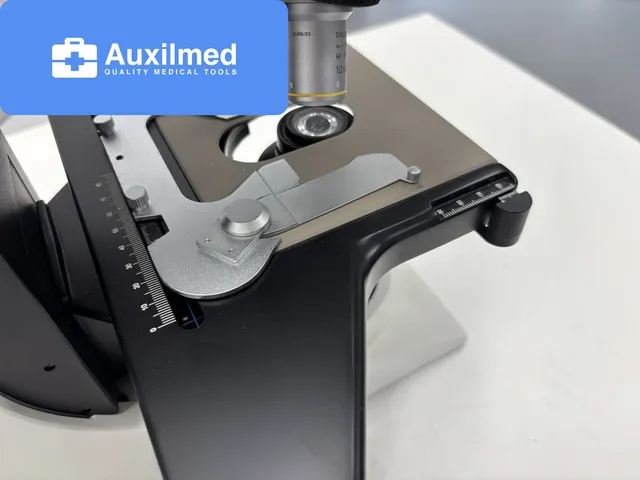 Leica DM2000 LED Microscope