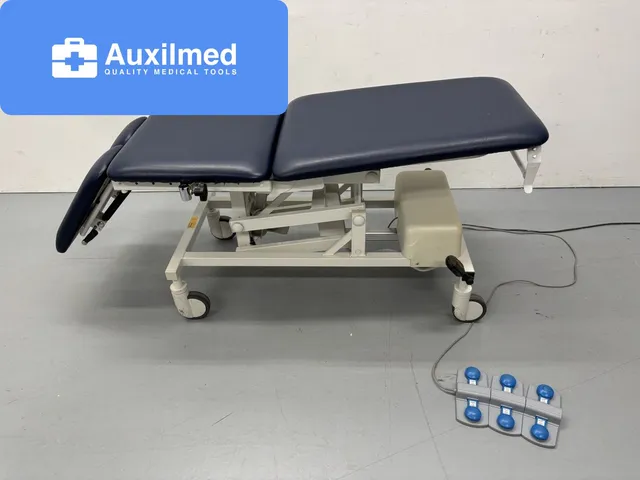 Akron A7532 Treatment Table