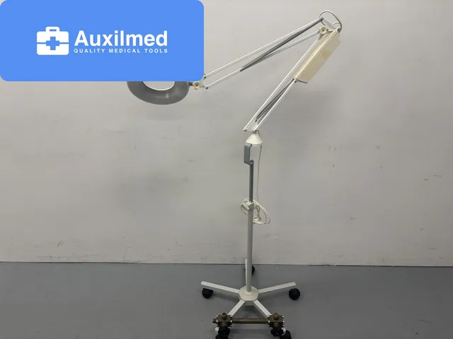 AFMA 100/LF Medical Magnifier