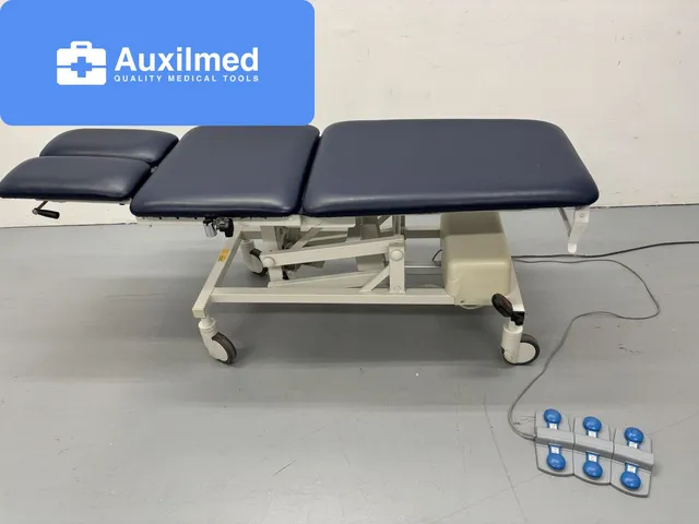 Akron A7532 Treatment Table