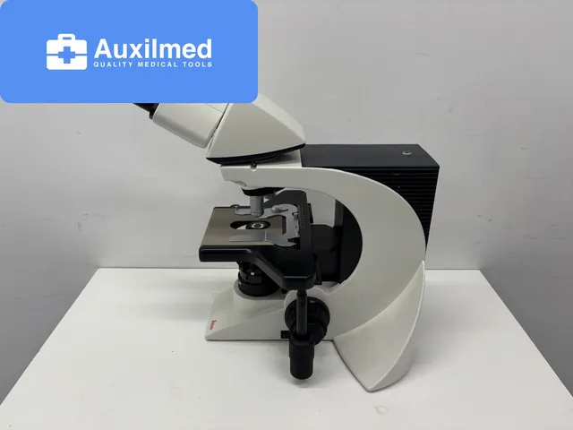 Leica DM2000 LED Microscope