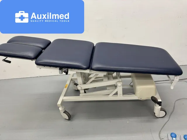 Akron A7532 Treatment Table