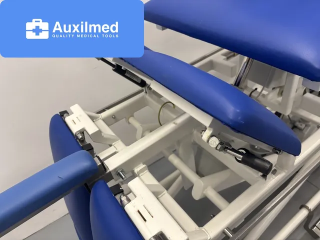 EZ Caster EZ9000 Treatment Table